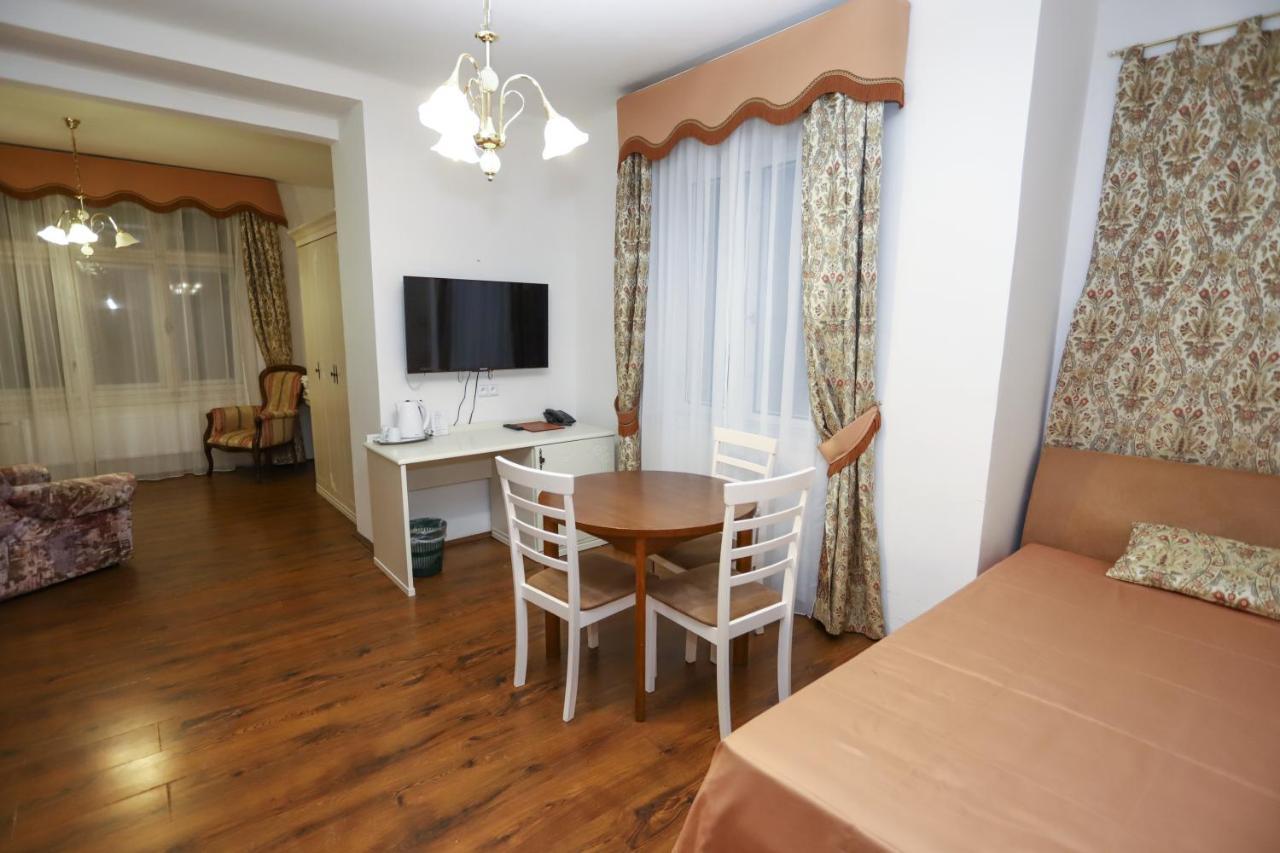 Hotel Zlaty Sloup Karlowe Wary Zewnętrze zdjęcie