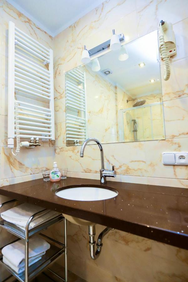 Hotel Zlaty Sloup Karlowe Wary Zewnętrze zdjęcie