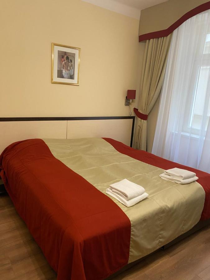 Hotel Zlaty Sloup Karlowe Wary Zewnętrze zdjęcie