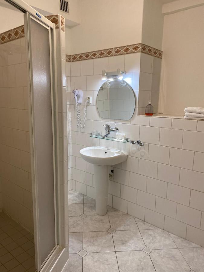 Hotel Zlaty Sloup Karlowe Wary Zewnętrze zdjęcie