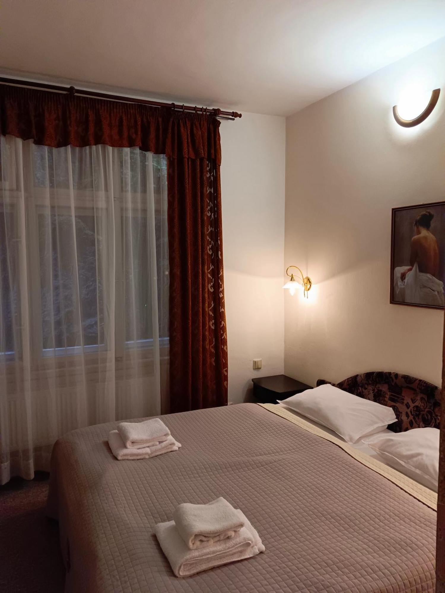 Hotel Zlaty Sloup Karlowe Wary Zewnętrze zdjęcie