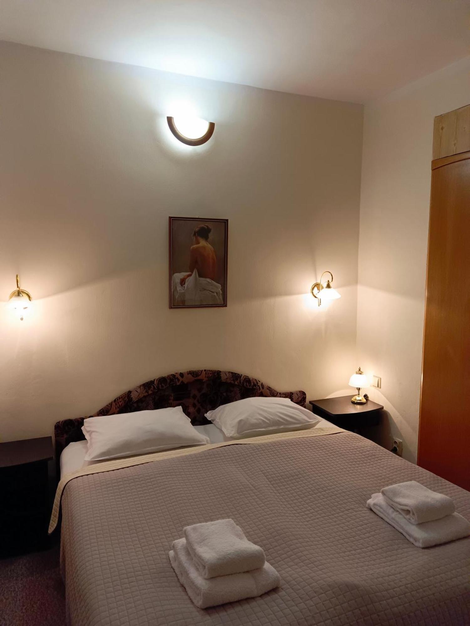 Hotel Zlaty Sloup Karlowe Wary Zewnętrze zdjęcie
