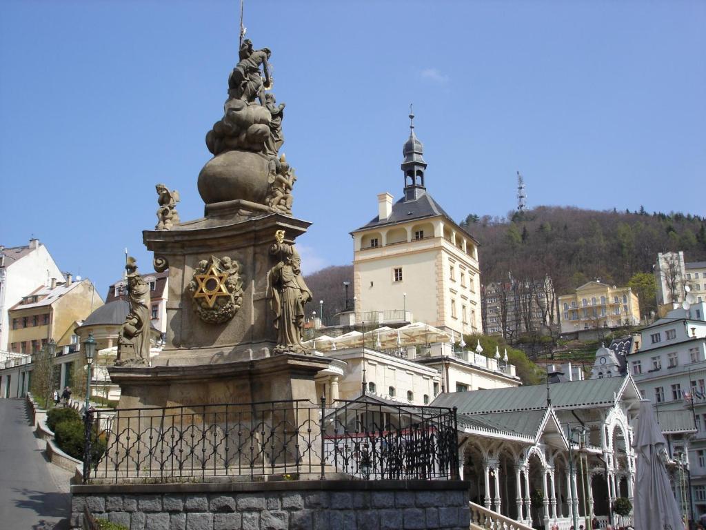 Hotel Zlaty Sloup Karlowe Wary Zewnętrze zdjęcie